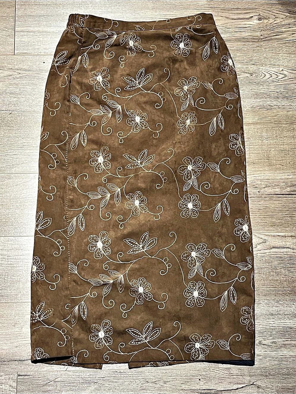 ON by Leslie Floral Midi Skirt Brown